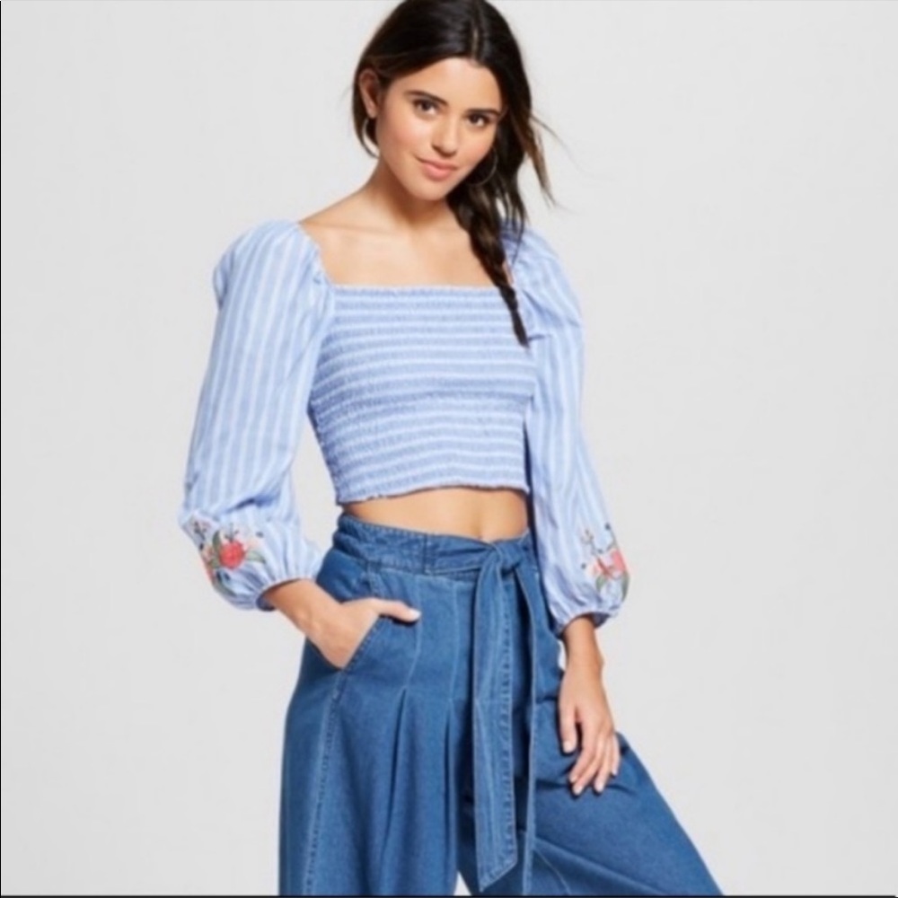 Floral Embroidered Smocked Crop Top